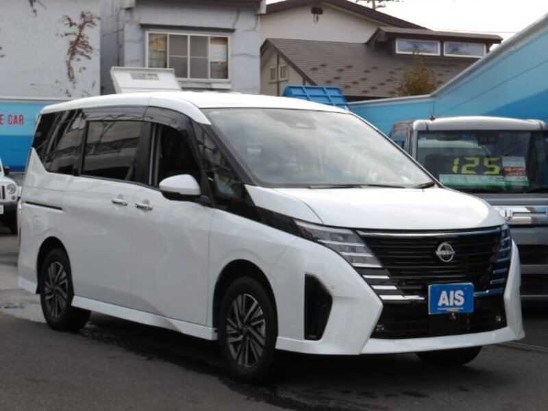 NISSAN SERENA