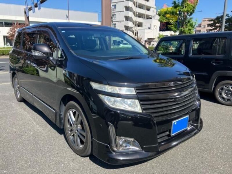 NISSAN ELGRAND