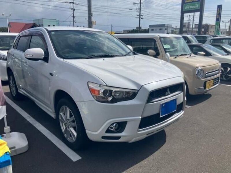 MITSUBISHI RVR