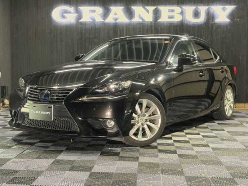 LEXUS IS
