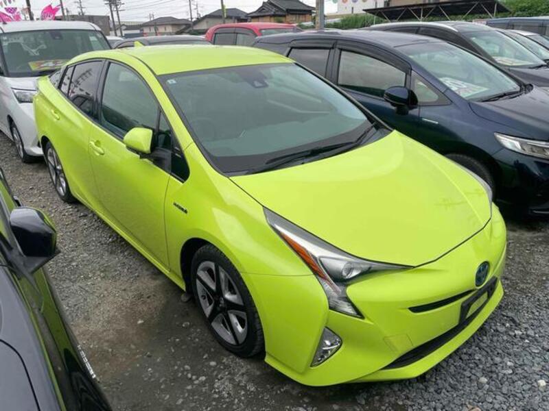 TOYOTA PRIUS