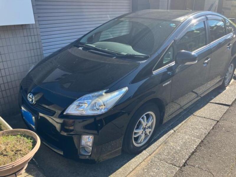 TOYOTA PRIUS