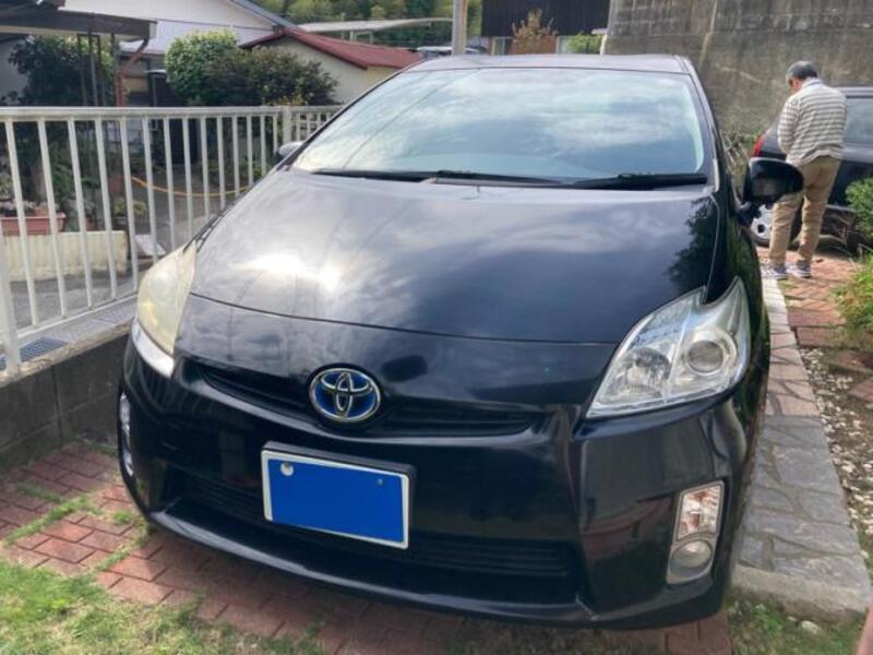 TOYOTA PRIUS