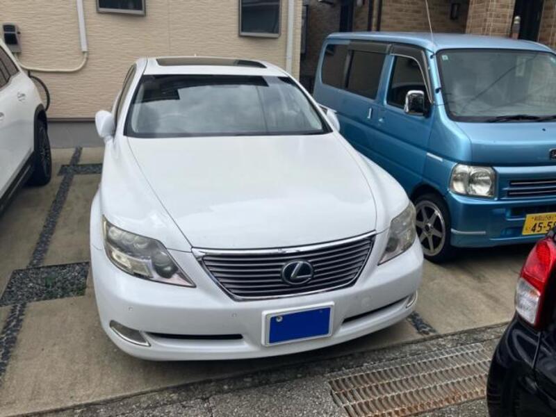 LEXUS LS