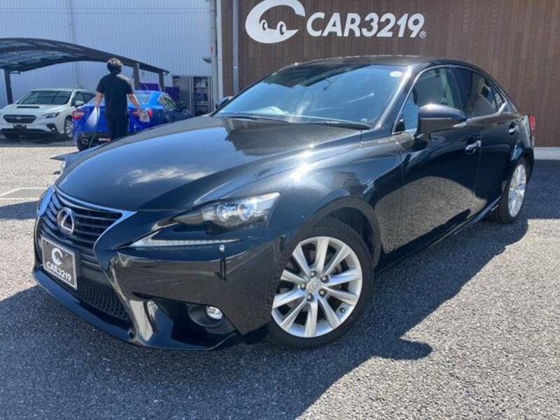 LEXUS IS