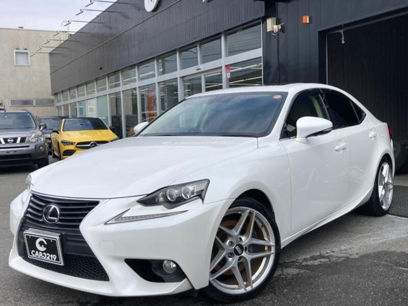 LEXUS IS