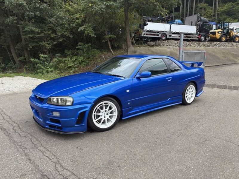 NISSAN SKYLINE