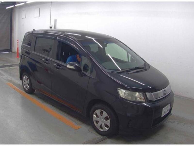 HONDA FREED SPIKE