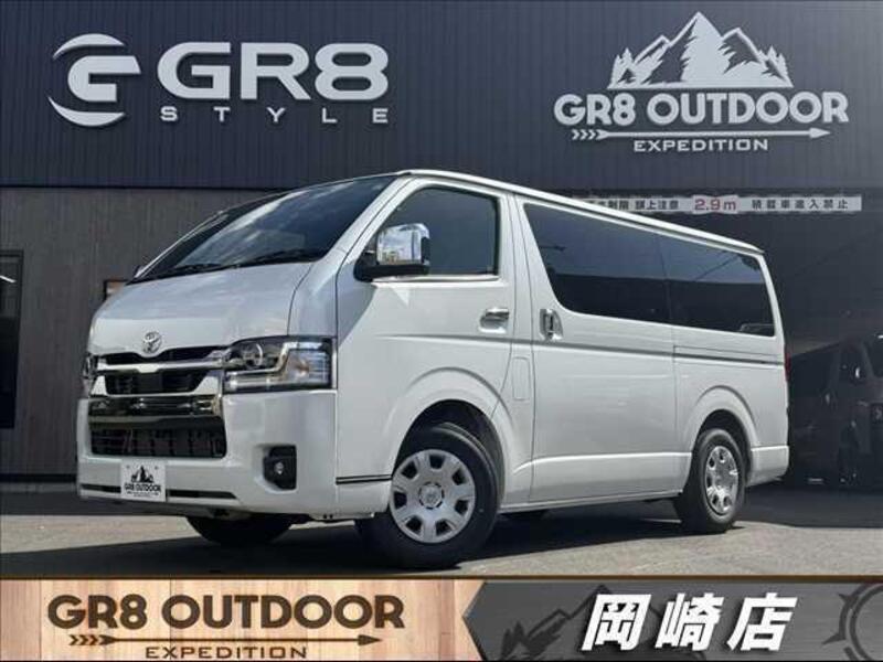 TOYOTA HIACE VAN