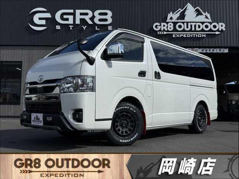 TOYOTA HIACE VAN