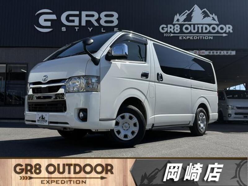 TOYOTA HIACE VAN