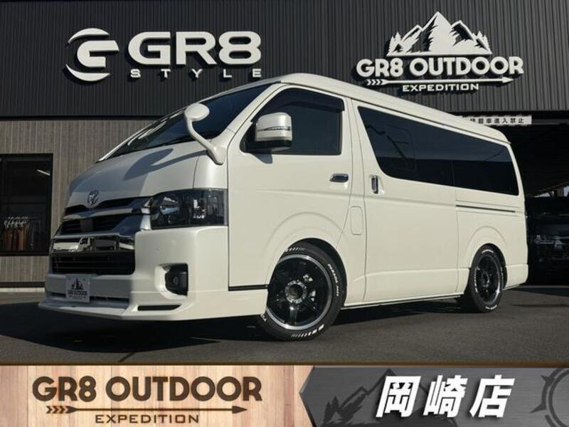 TOYOTA HIACE VAN
