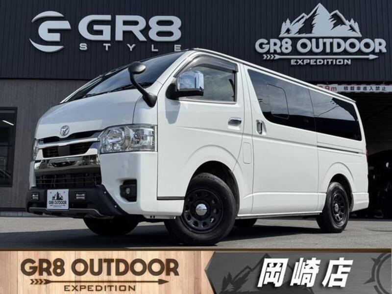 TOYOTA HIACE VAN