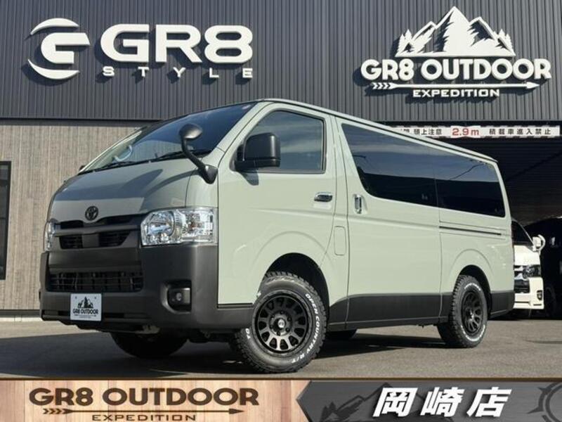 TOYOTA HIACE VAN