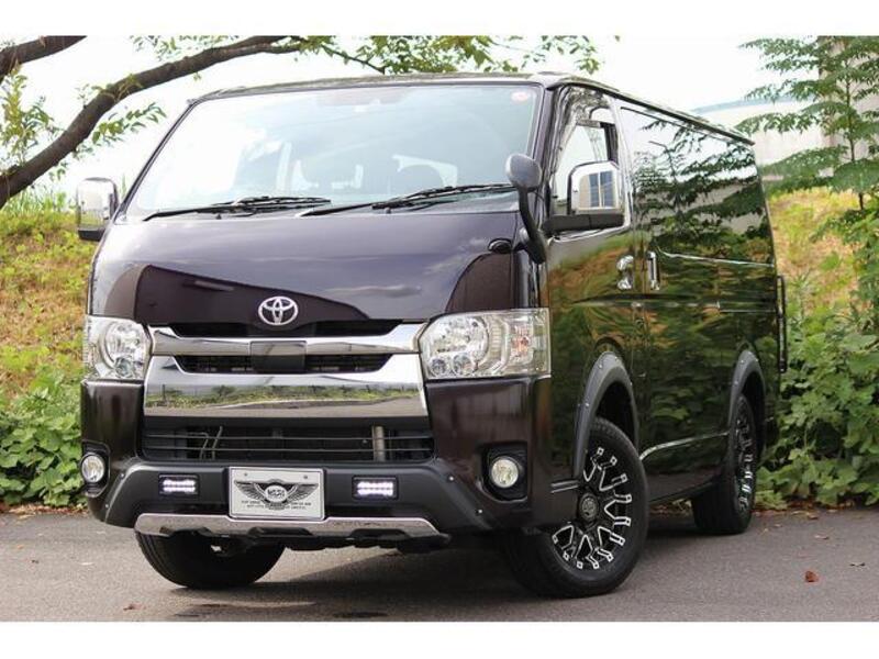 TOYOTA HIACE VAN