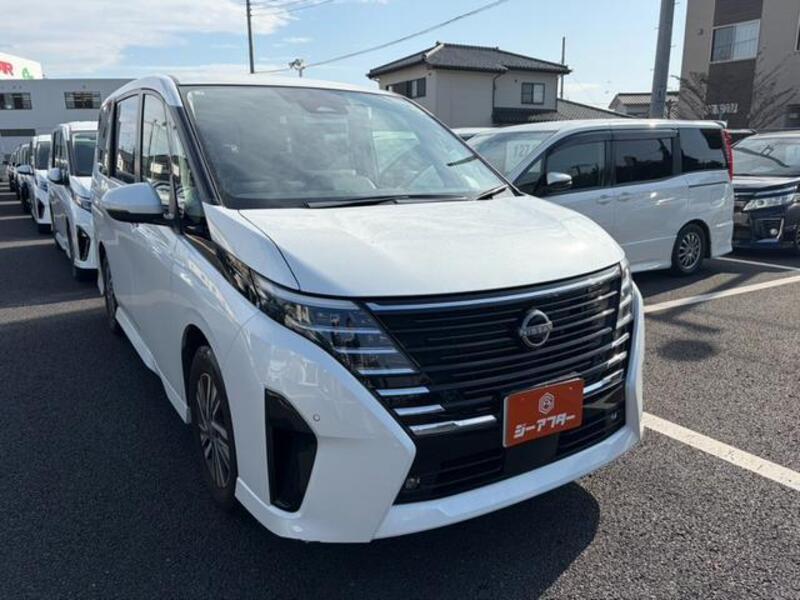 NISSAN SERENA