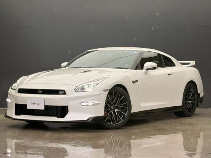 NISSAN GT-R
