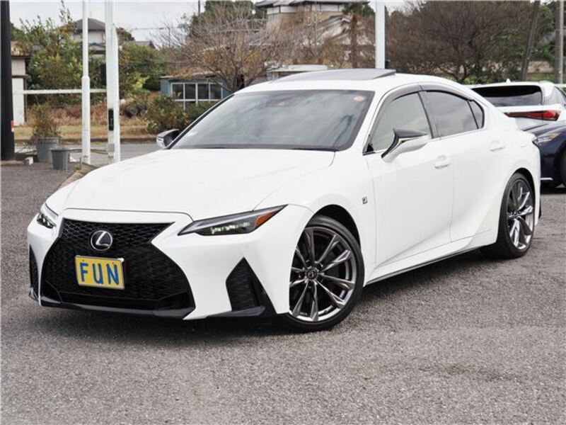 LEXUS IS