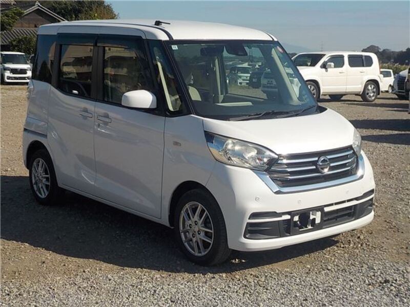 NISSAN DAYZ ROOX