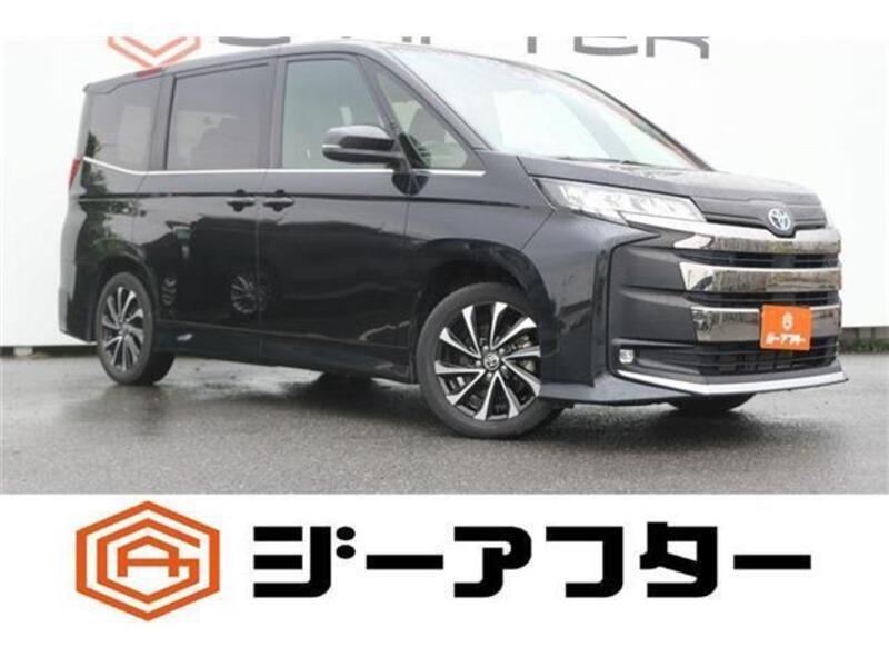 TOYOTA NOAH