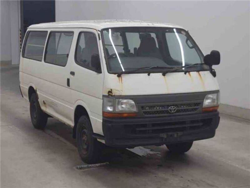 TOYOTA HIACE