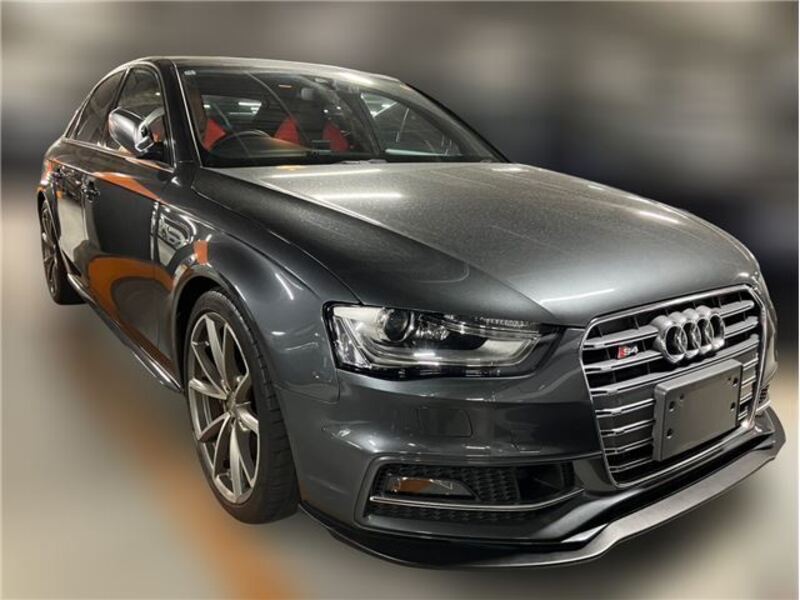 AUDI S4