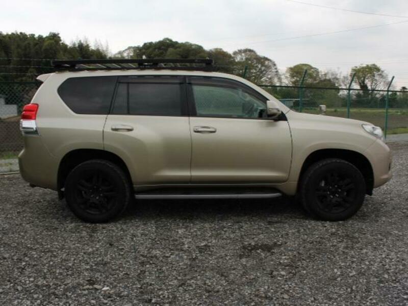 LAND CRUISER PRADO-15