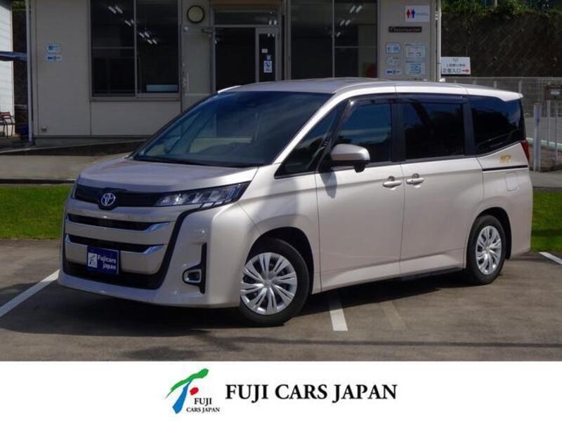 TOYOTA NOAH
