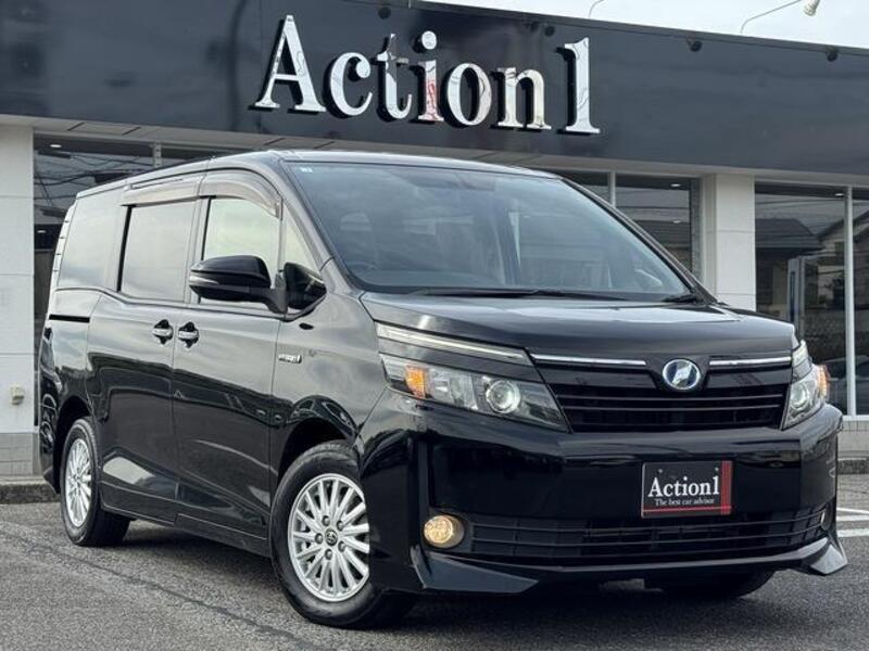 TOYOTA VOXY