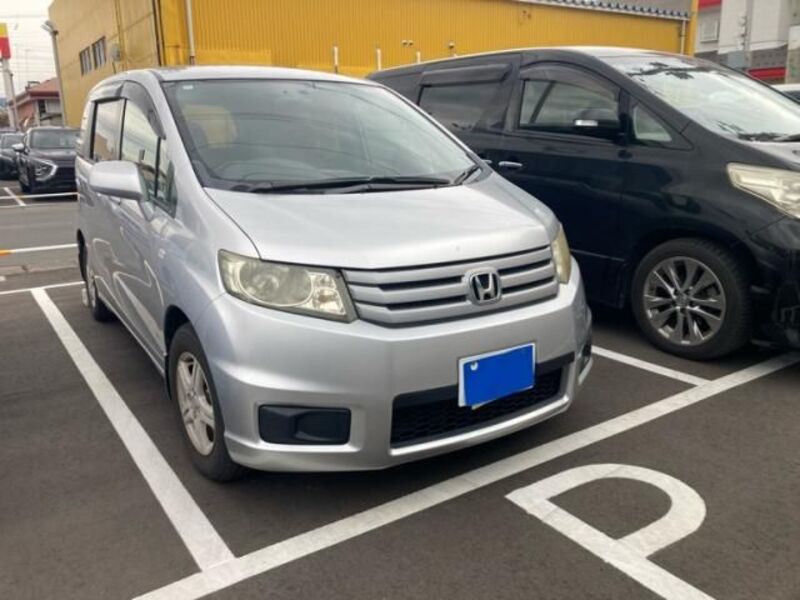 HONDA FREED SPIKE