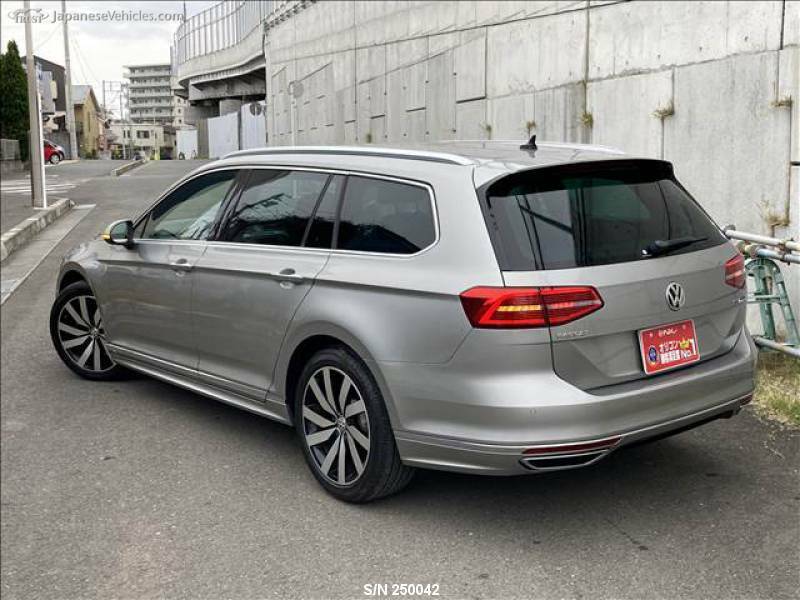 PASSAT WAGON-1