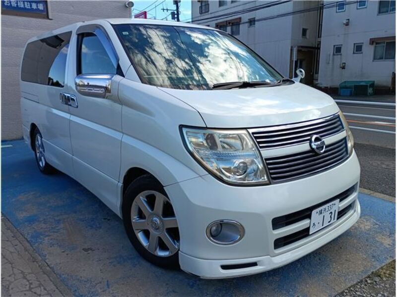 NISSAN ELGRAND