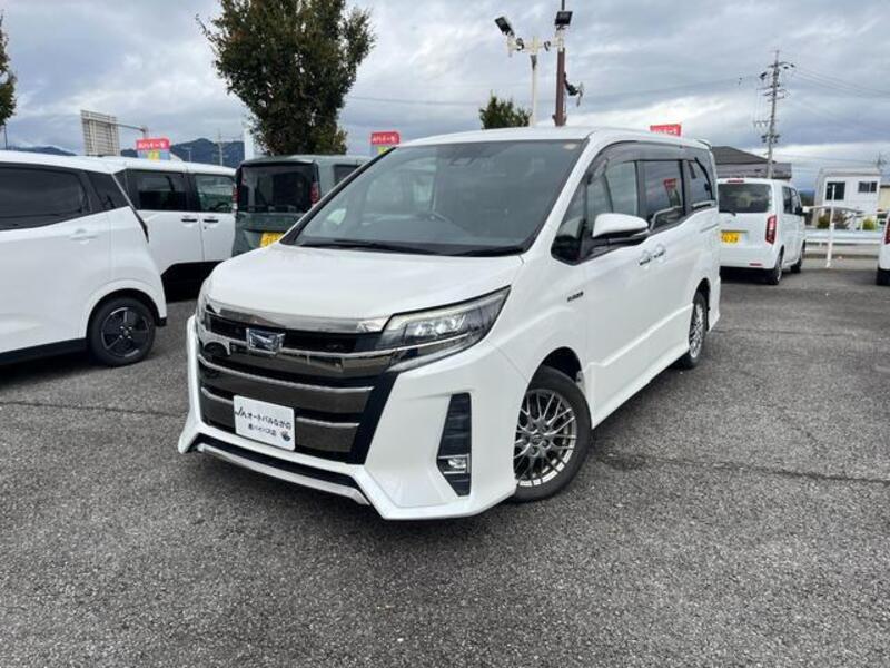 TOYOTA NOAH