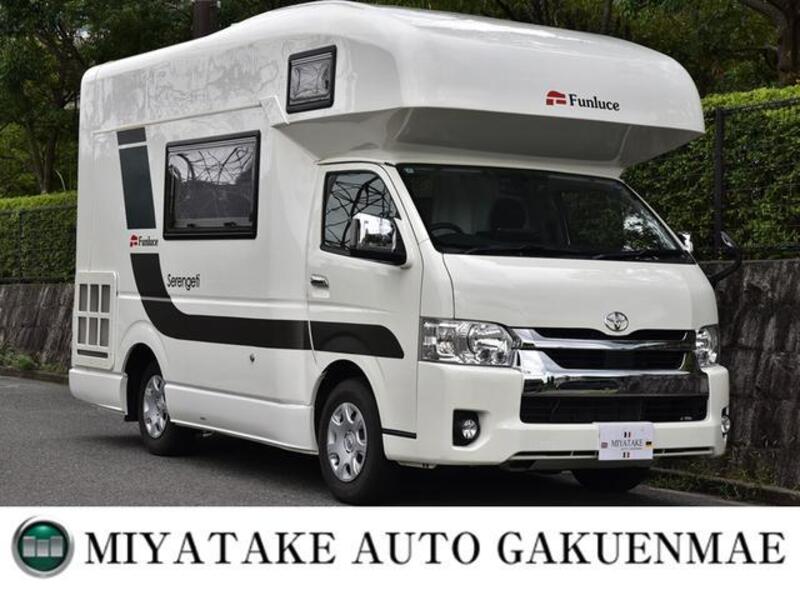 TOYOTA HIACE VAN