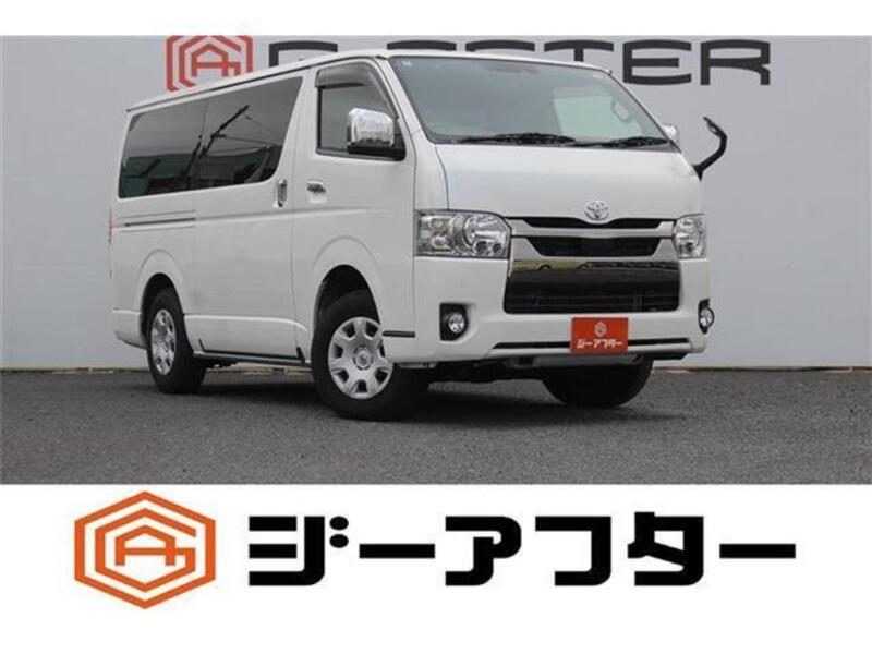 TOYOTA HIACE