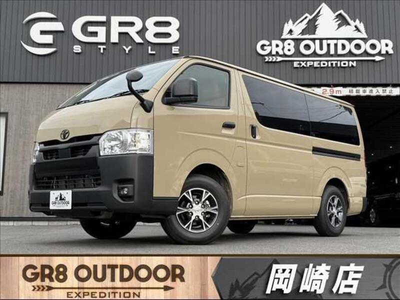 TOYOTA HIACE VAN