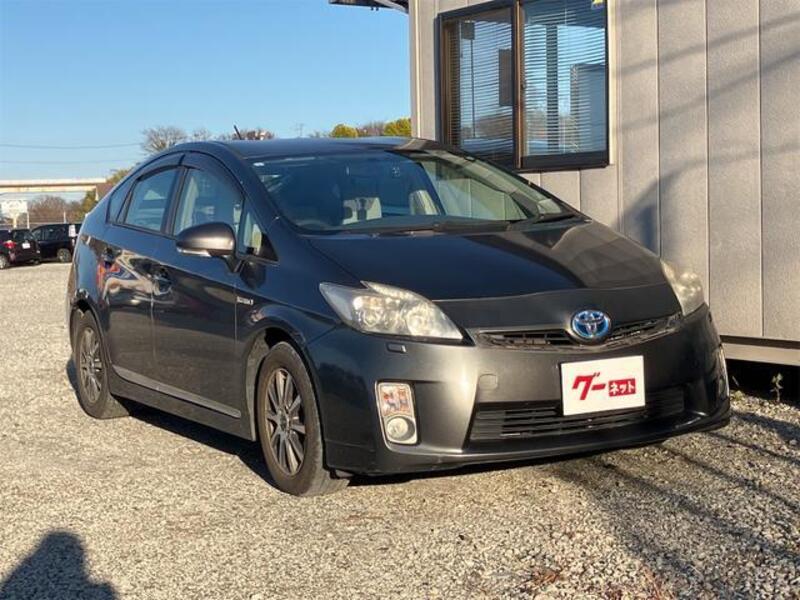 TOYOTA PRIUS