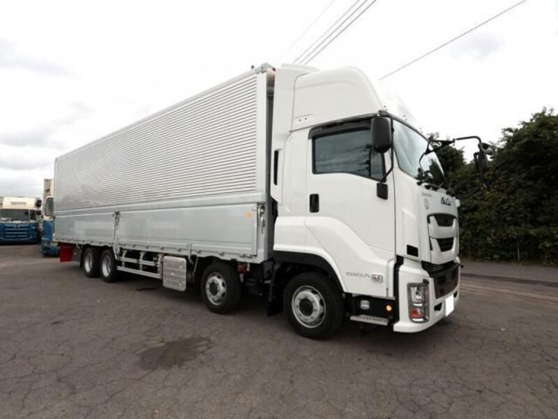 ISUZU GIGA