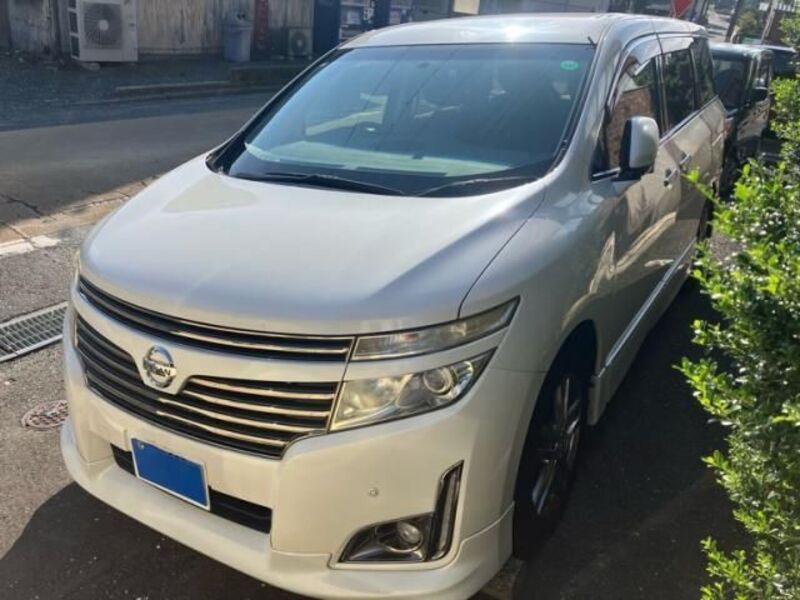 NISSAN ELGRAND