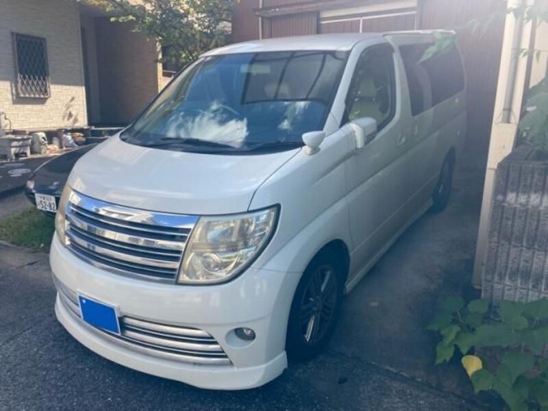 NISSAN ELGRAND
