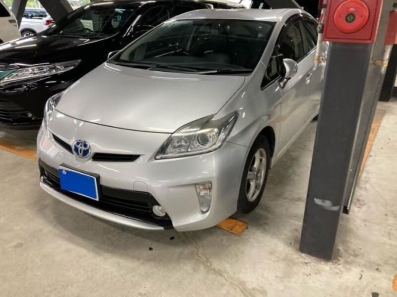 TOYOTA PRIUS