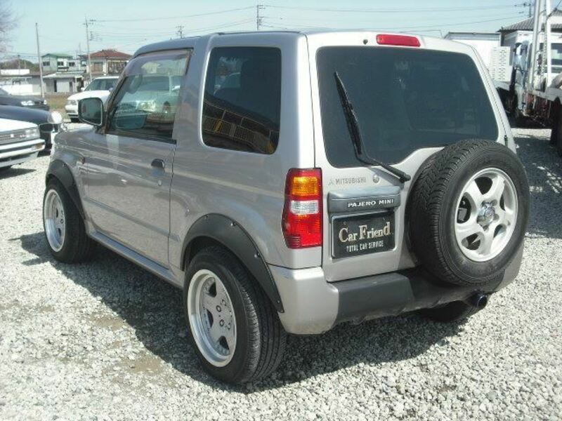 PAJERO MINI-8