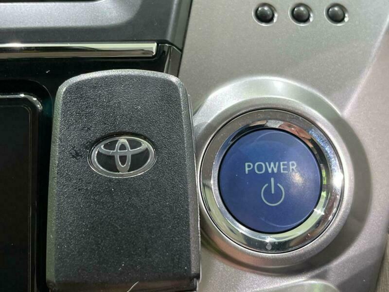 PRIUS ALPHA