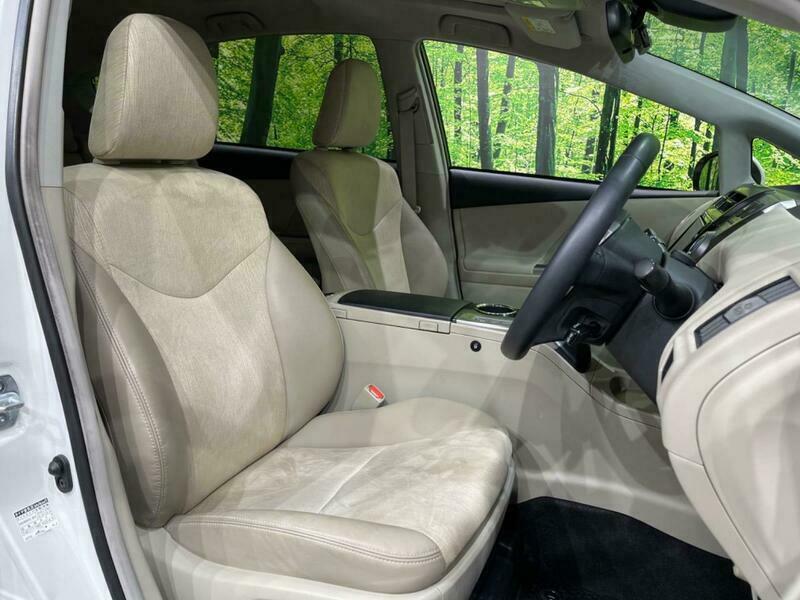 PRIUS ALPHA