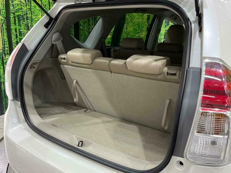 PRIUS ALPHA