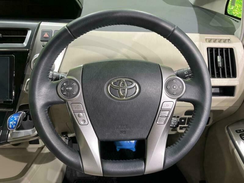 PRIUS ALPHA