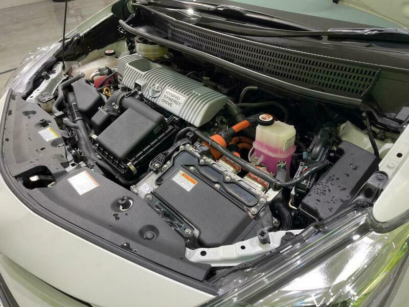 PRIUS ALPHA