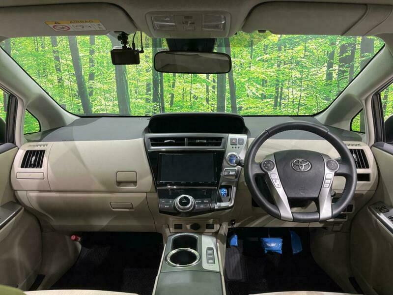 PRIUS ALPHA