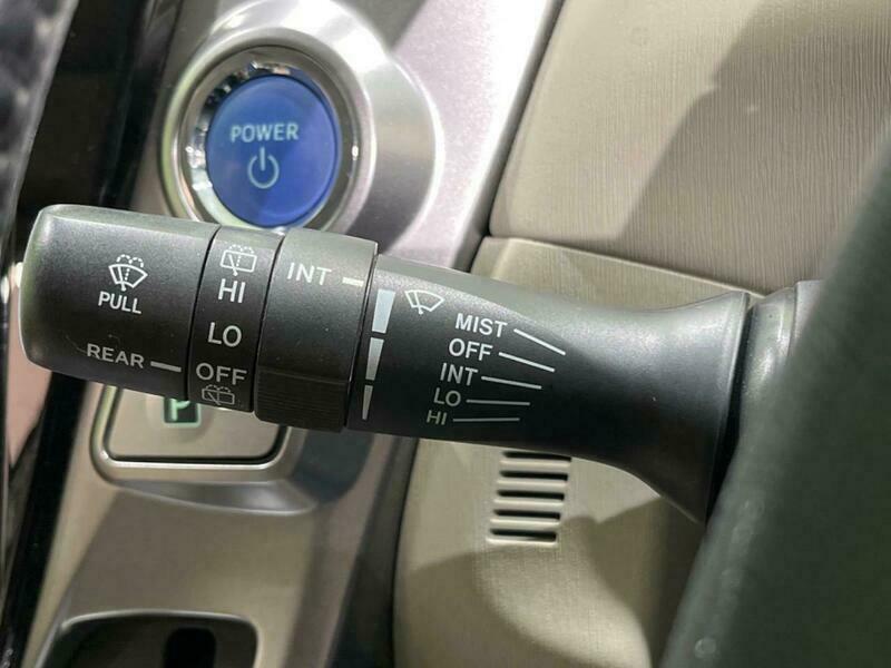 PRIUS ALPHA
