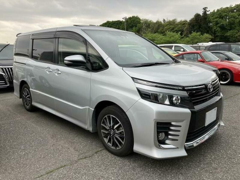 Used 2016 TOYOTA VOXY DBA-ZRR80W | SBI Motor Japan